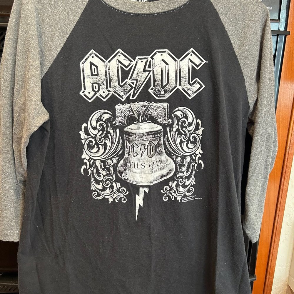 AC / DC Liquid Blue brand Large baseball style t-shirt in Black & Gray